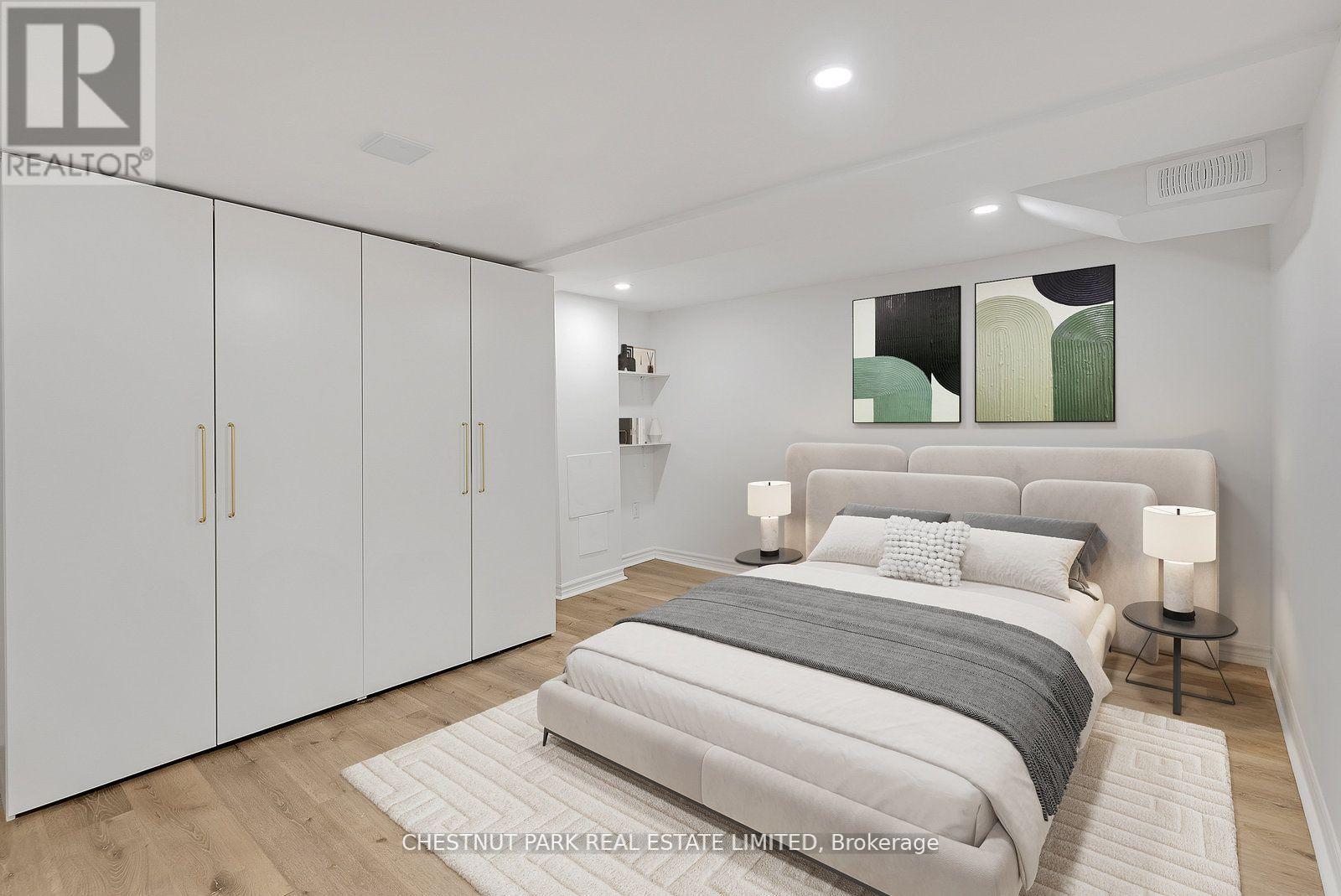 Photo 2 of Main 1383 Lansdowne Avenue, Toronto ON