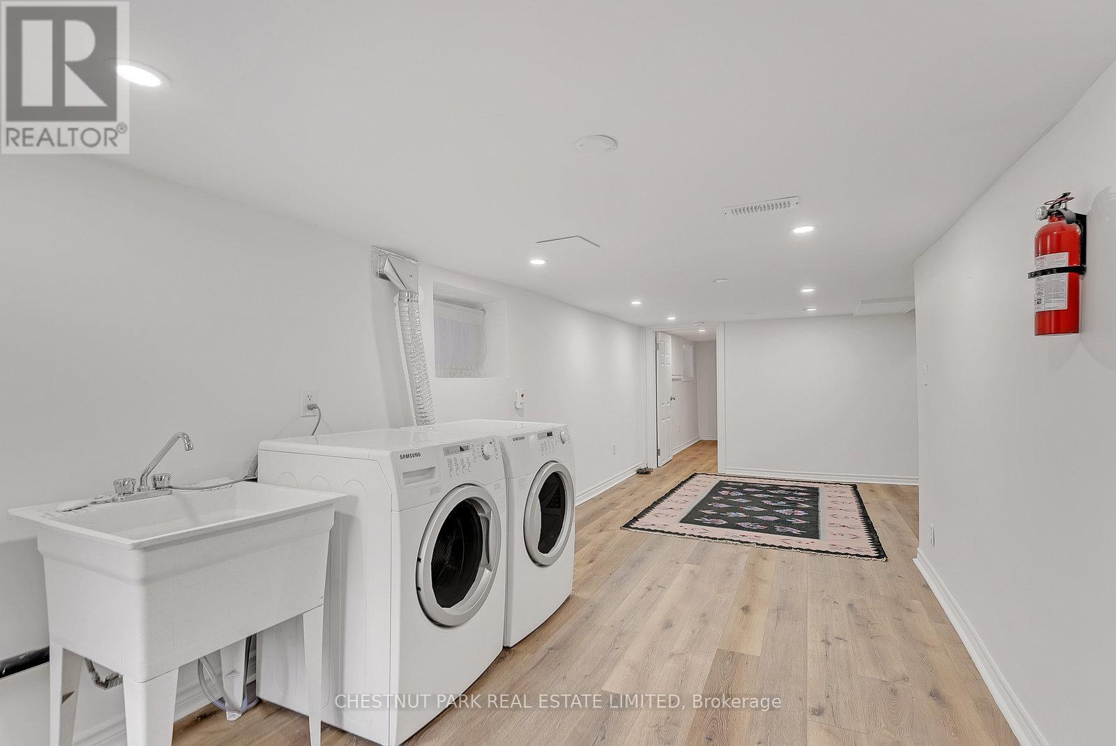 Photo 3 of Main 1383 Lansdowne Avenue, Toronto ON