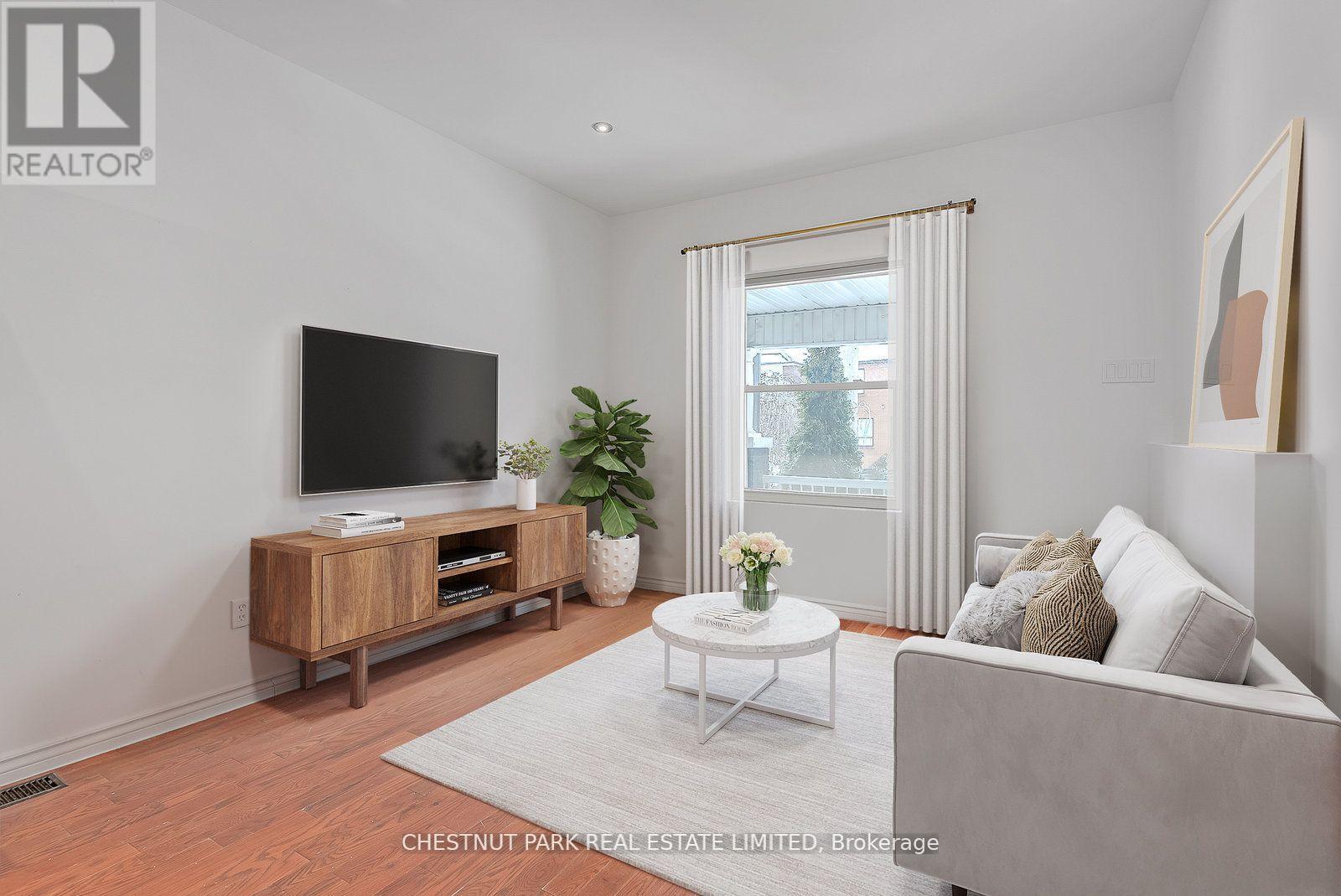 Photo 5 of Main 1383 Lansdowne Avenue, Toronto ON