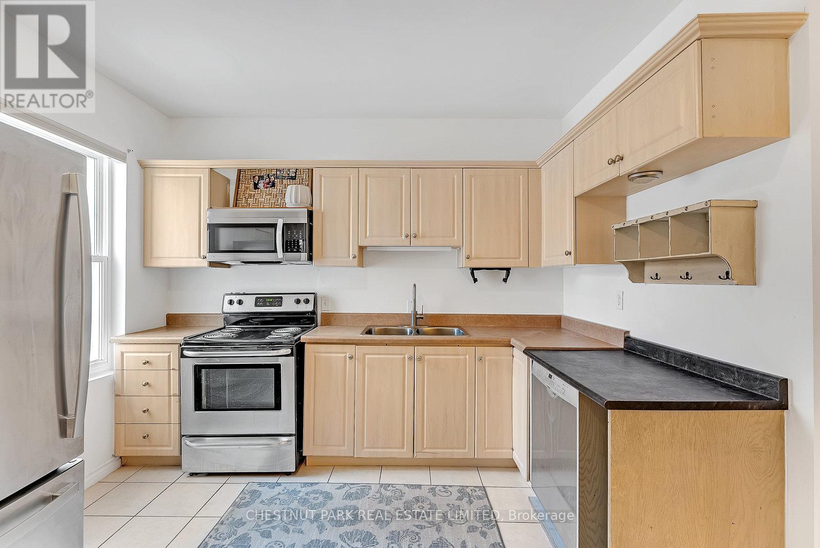 Photo 19 of Main 1383 Lansdowne Avenue, Toronto ON