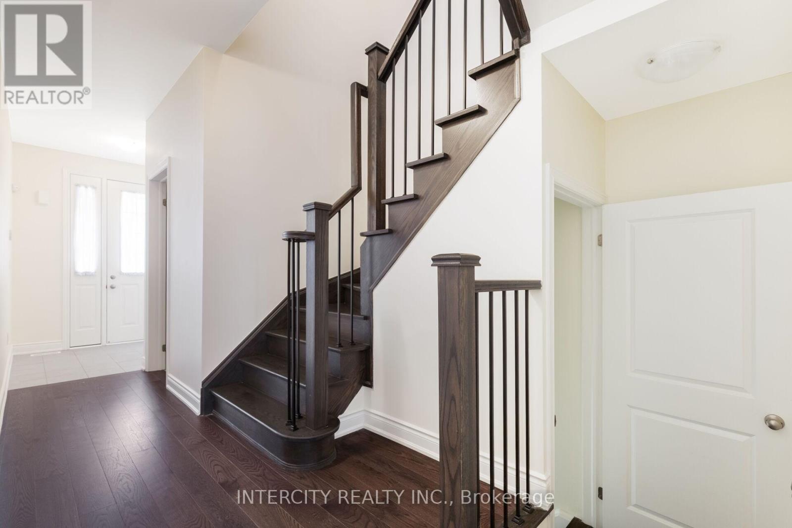 Photo 13 of 40 Donald Stewart Road, Brampton ON