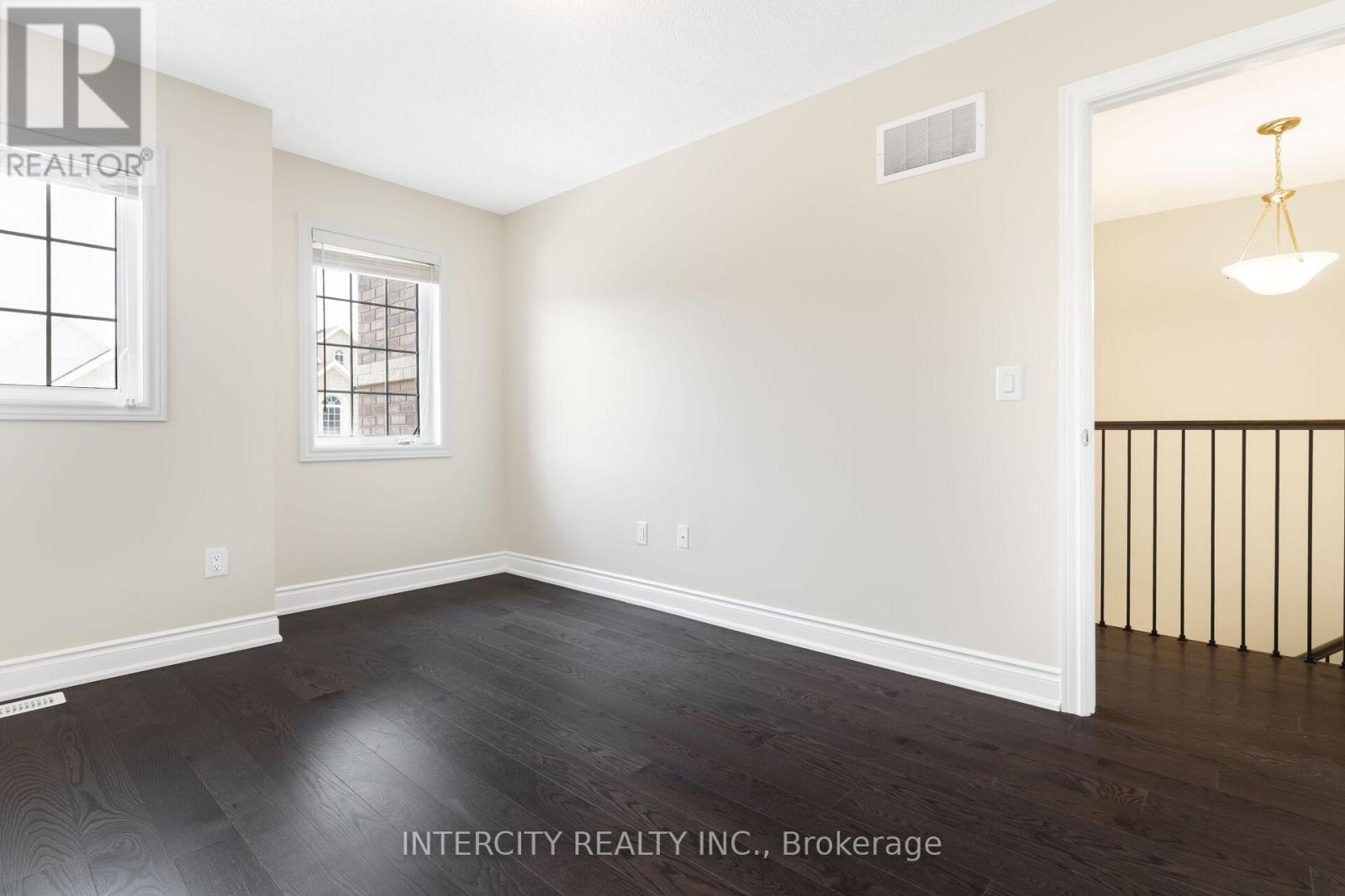 Photo 32 of 40 Donald Stewart Road, Brampton ON