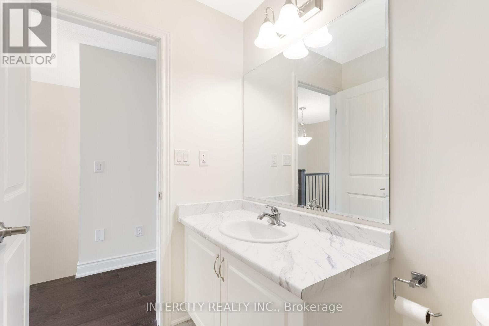Photo 11 of 40 Donald Stewart Road, Brampton ON