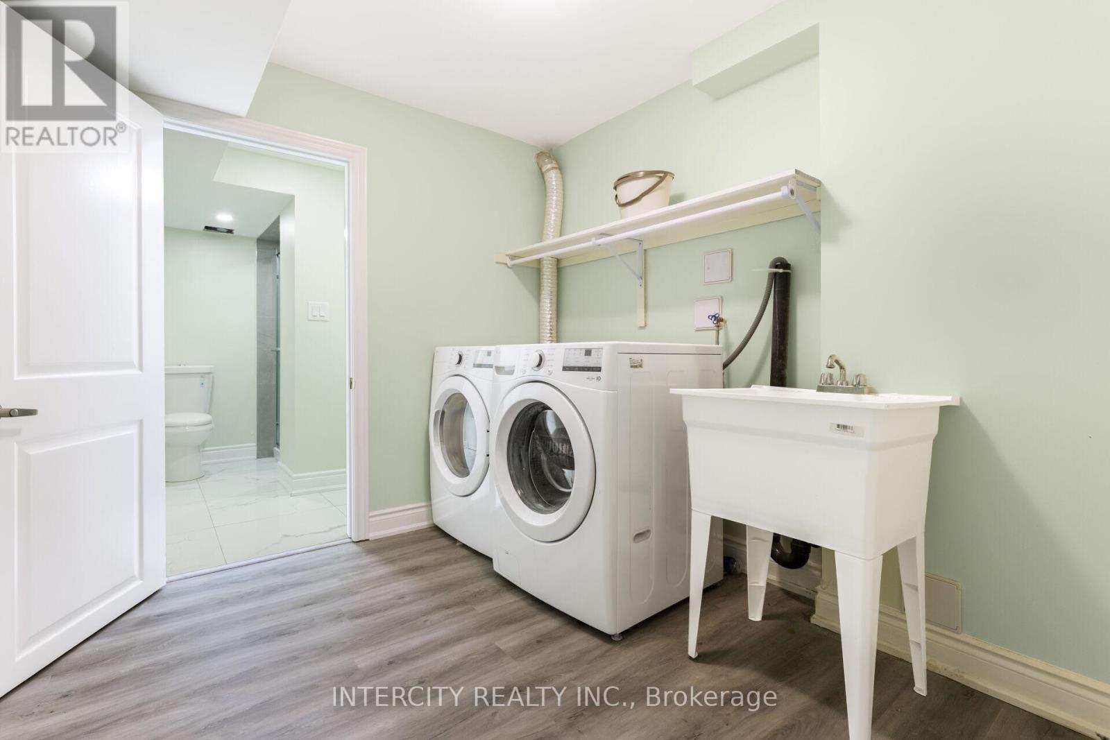 Photo 29 of 40 Donald Stewart Road, Brampton ON