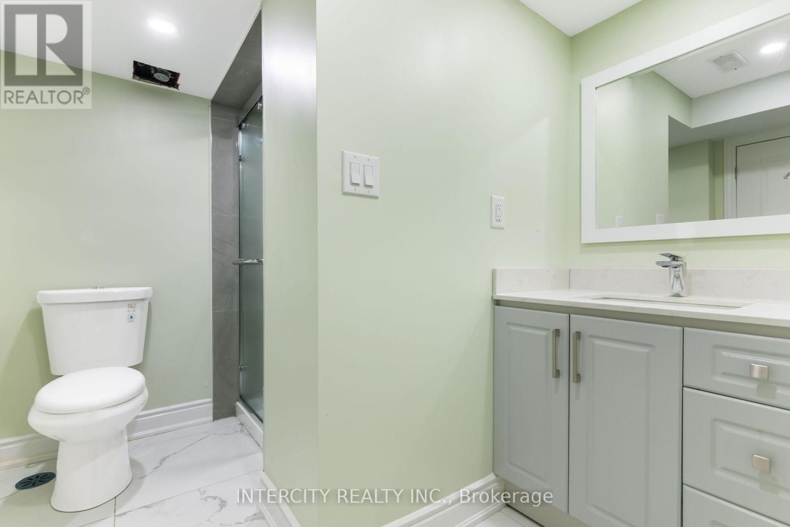 Photo 8 of 40 Donald Stewart Road, Brampton ON