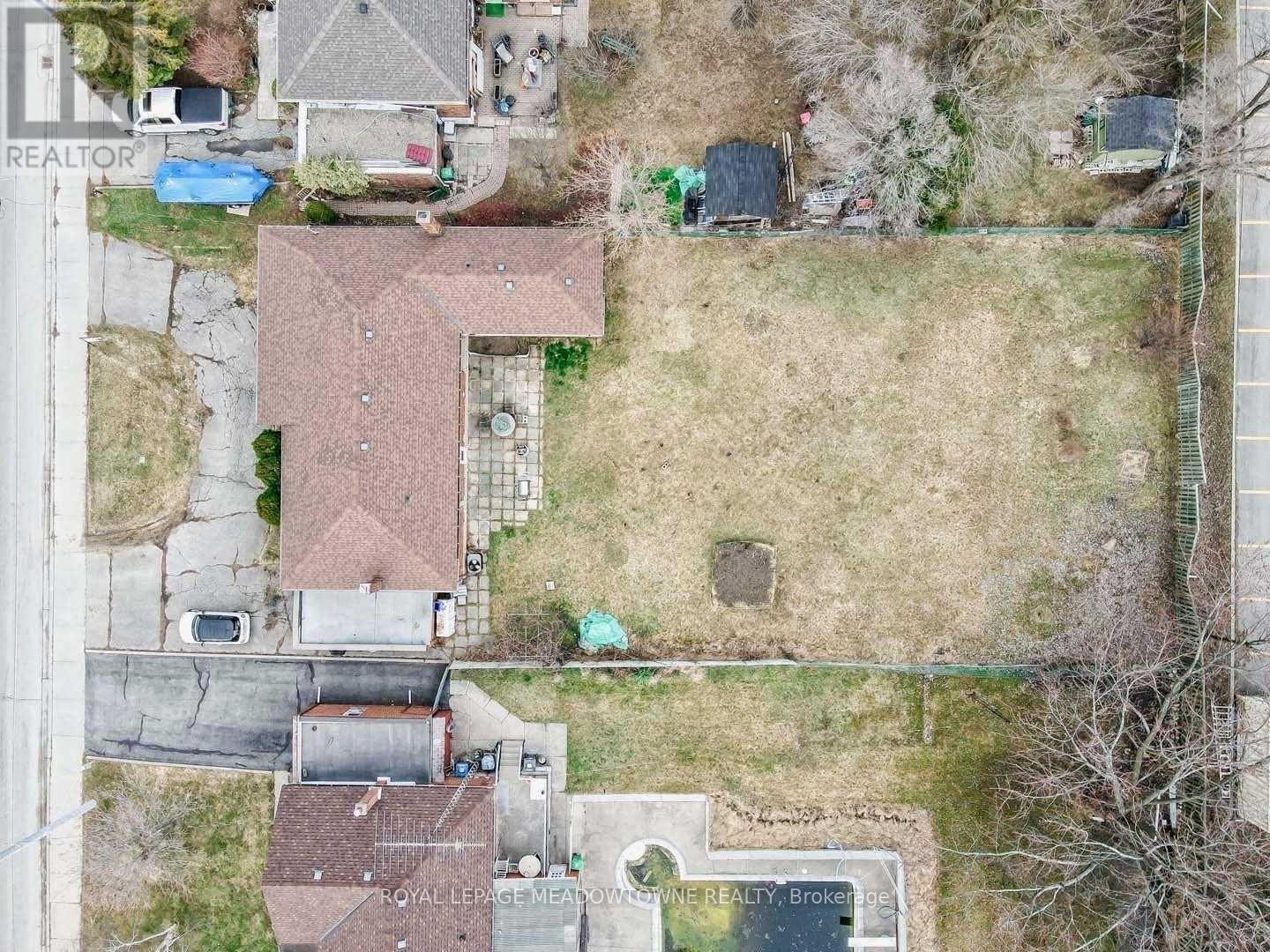 Photo 5 of 634 Hyacinthe Boulevard, Mississauga ON