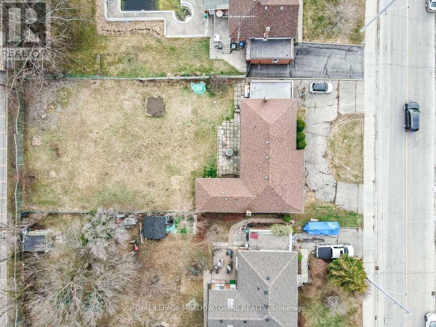 Photo 7 of 634 Hyacinthe Boulevard, Mississauga ON