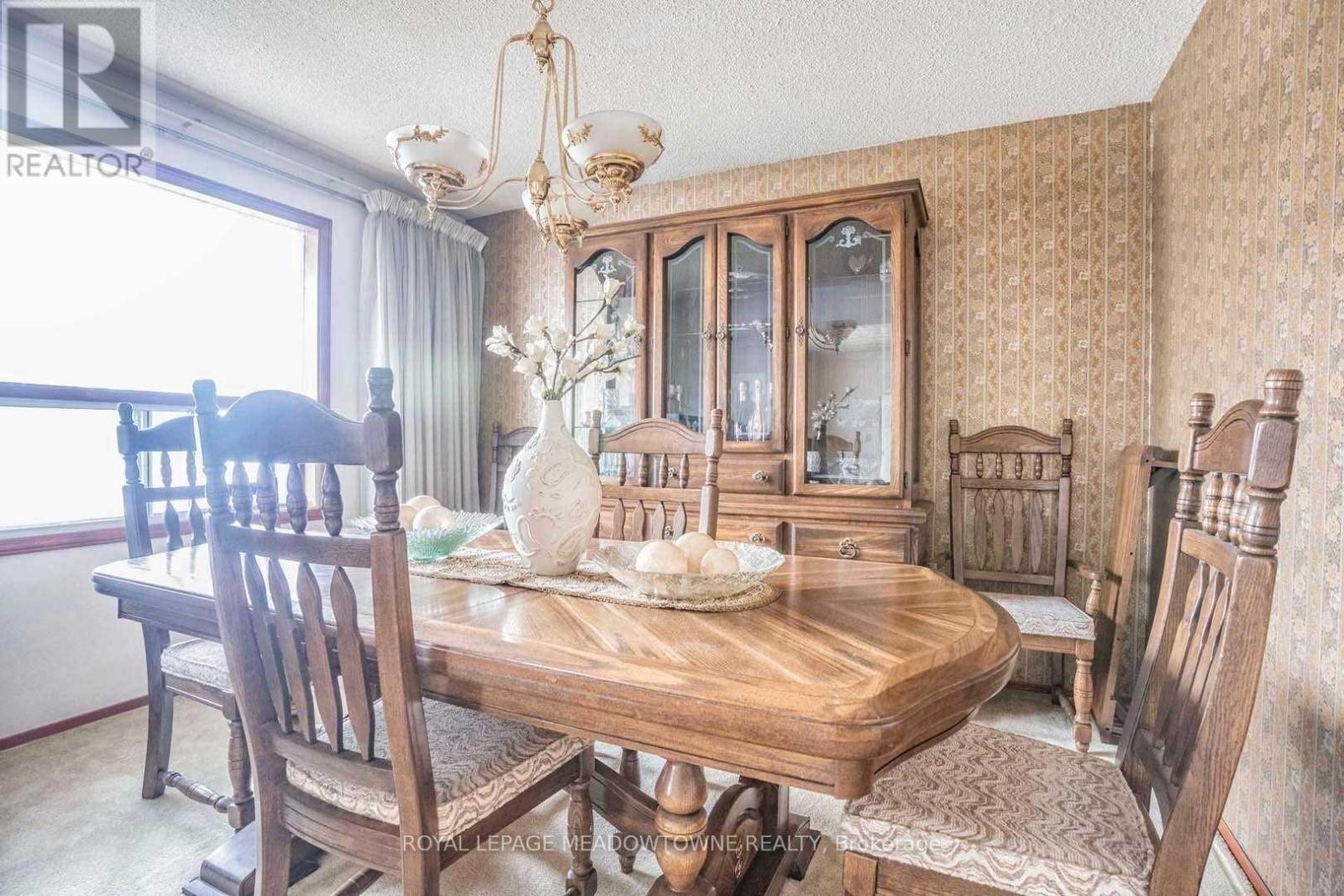 Photo 1 of 634 Hyacinthe Boulevard, Mississauga ON