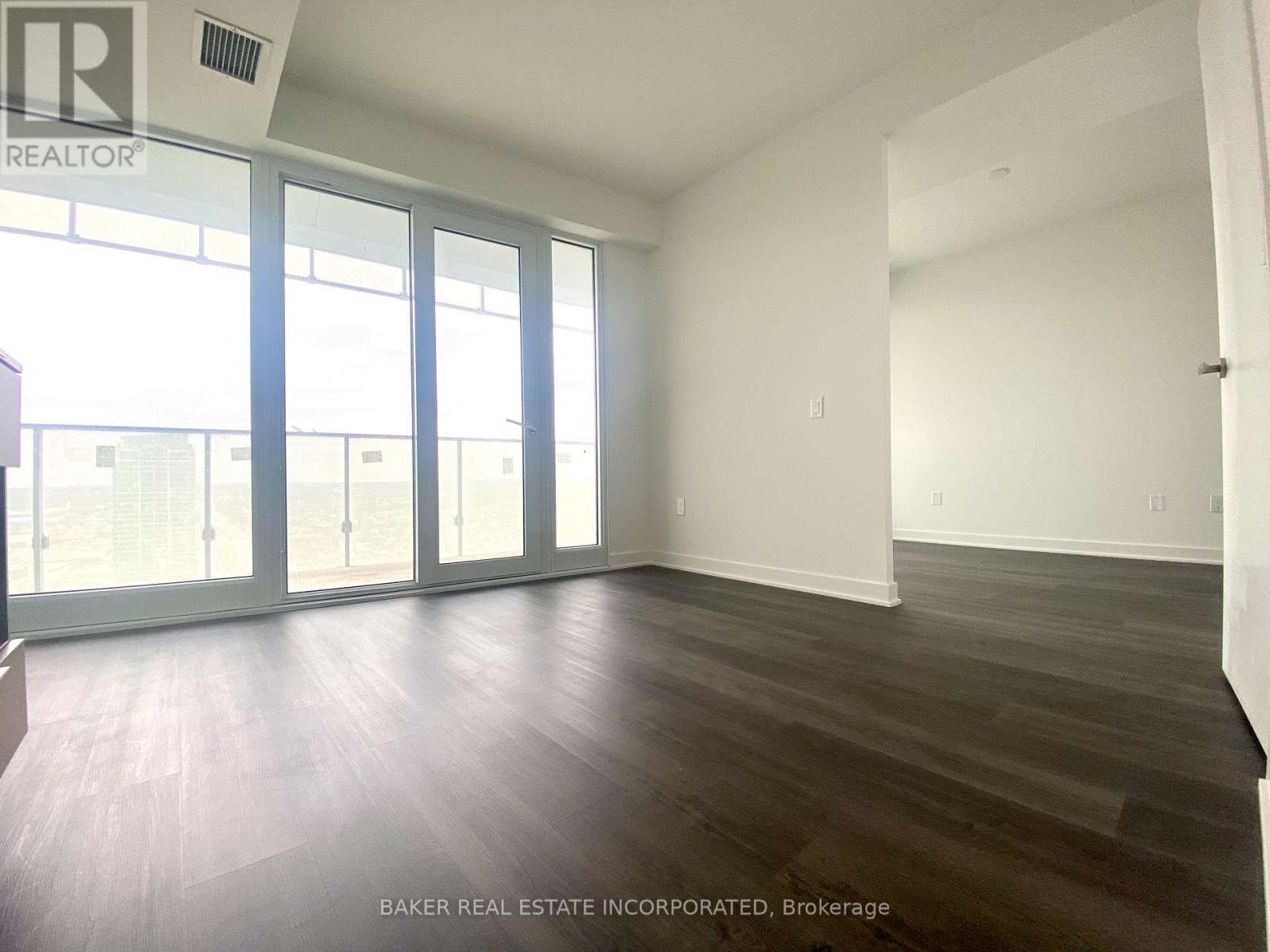 Photo 10 of 2108 3900 Confederation Parkway, Mississauga ON