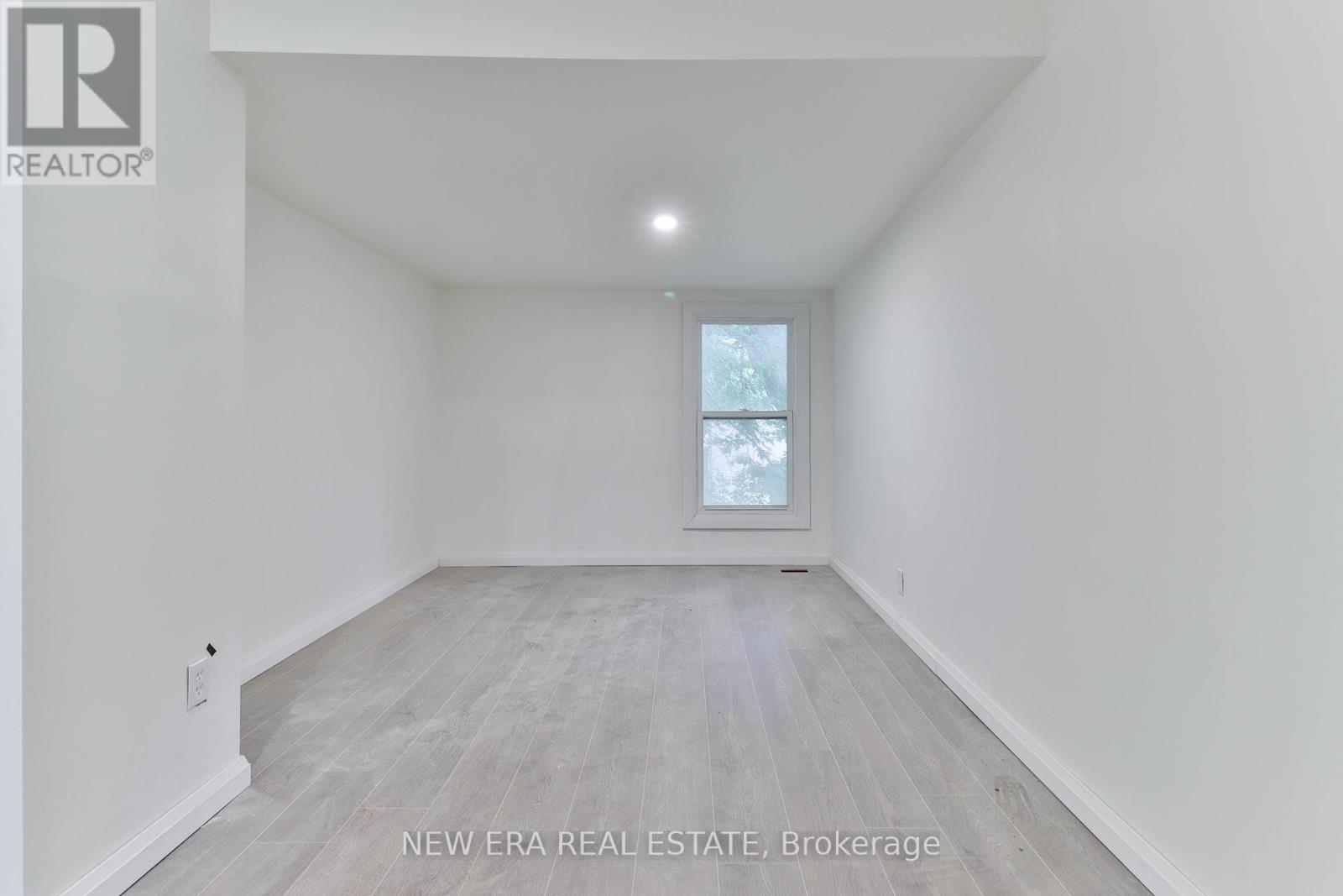 Photo 11 of 990 Dovercourt Road, Toronto ON