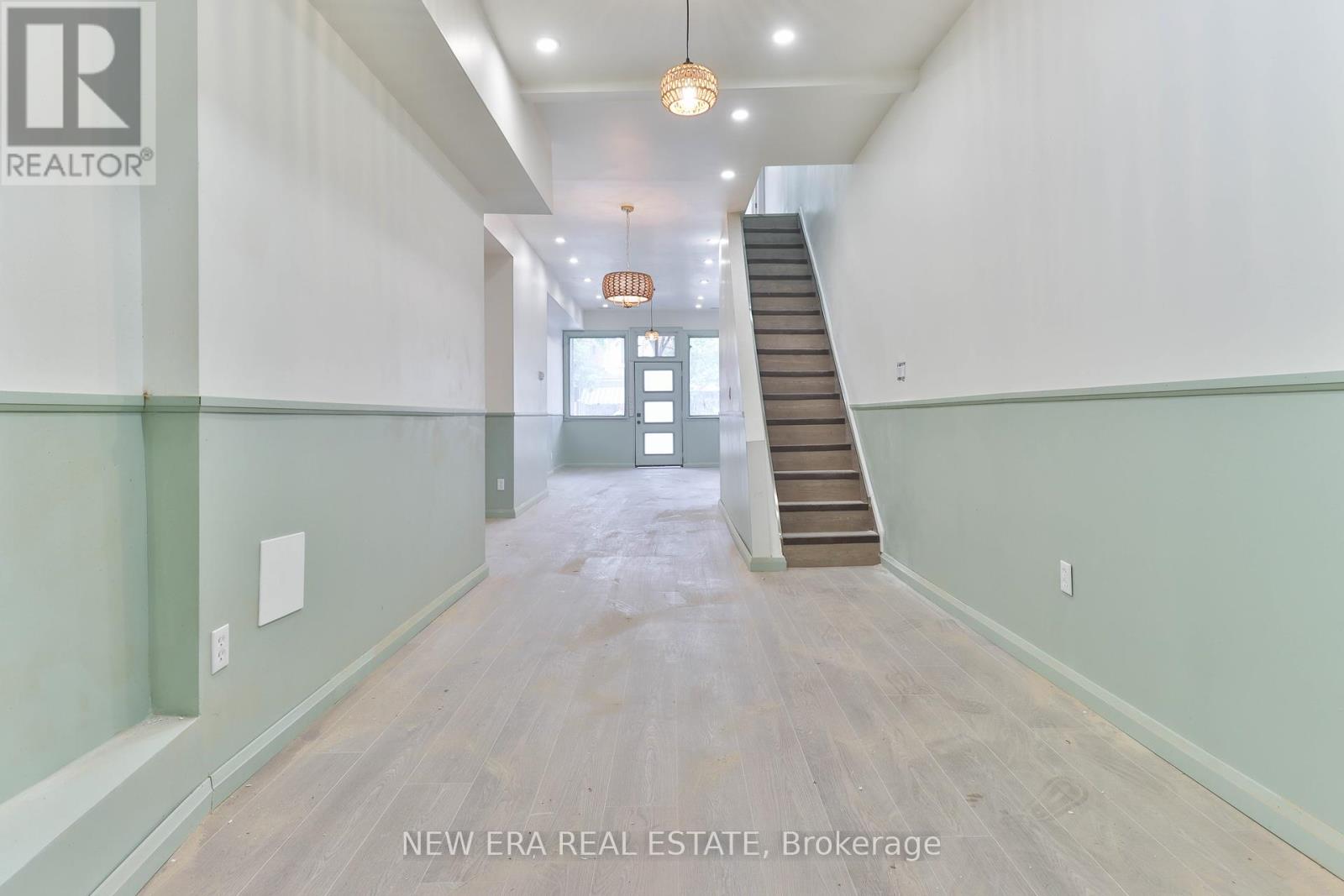 Photo 10 of 990 Dovercourt Road, Toronto ON