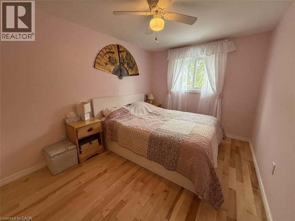 Photo 9 of 20 Corbett Drive, Barrie ON
