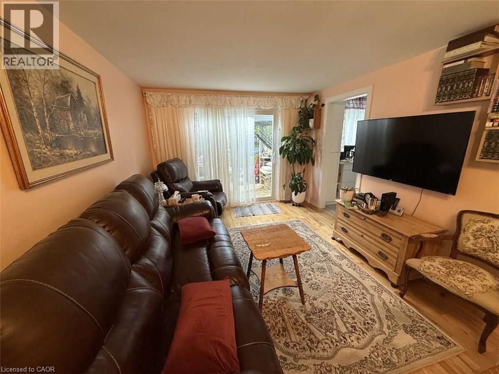 Photo 7 of 20 Corbett Drive, Barrie ON