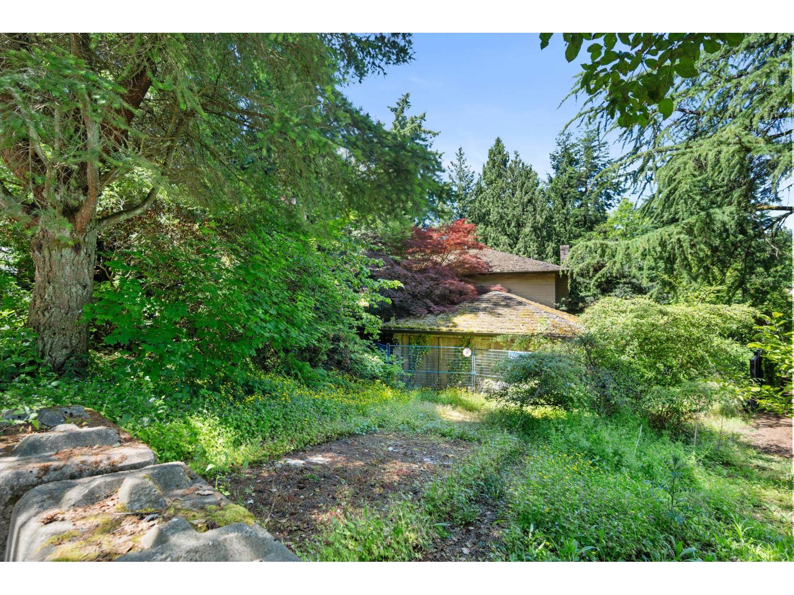 Photo 4 of 14069 26 A Avenue, Surrey BC