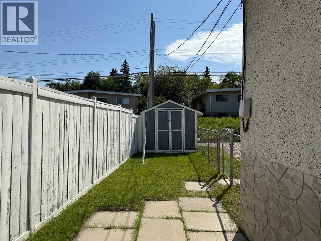 Photo 12 of 7331 7329 Huntertown Crescent Nw, Calgary AB