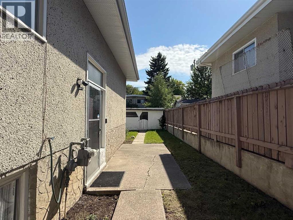 Photo 31 of 7331 7329 Huntertown Crescent Nw, Calgary AB