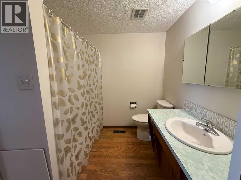 Photo 6 of 7331 7329 Huntertown Crescent Nw, Calgary AB