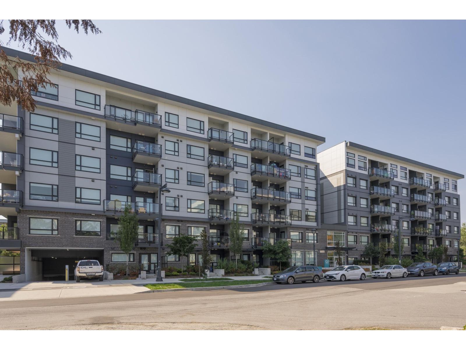 Photo 2 of 207 10777 138 Street, Surrey BC
