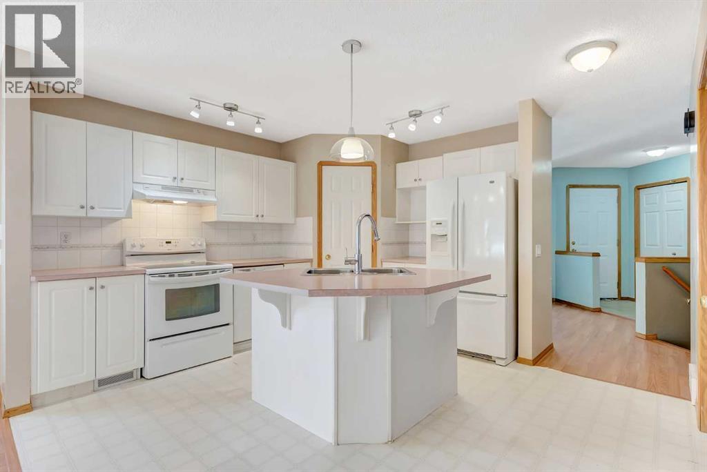 Photo 24 of 155 Douglas Glen Close Se, Calgary AB