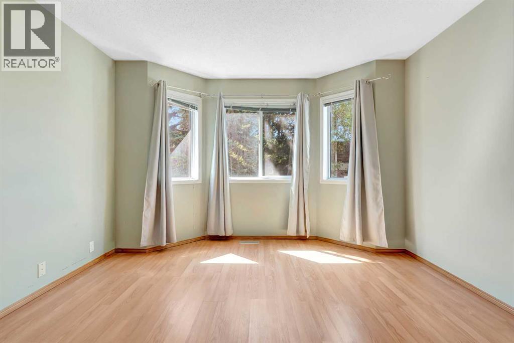 Photo 30 of 155 Douglas Glen Close Se, Calgary AB
