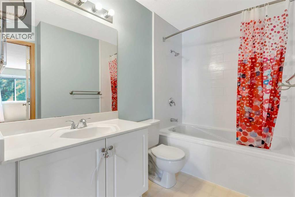 Photo 16 of 155 Douglas Glen Close Se, Calgary AB