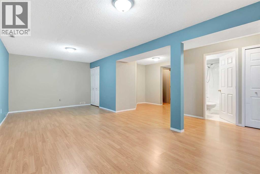 Photo 21 of 155 Douglas Glen Close Se, Calgary AB