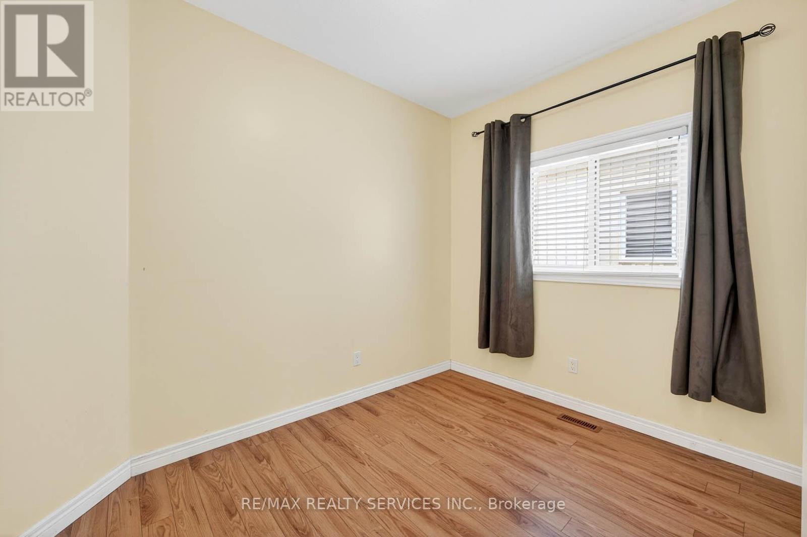 Photo 2 of 249 Berry Street, Shelburne ON