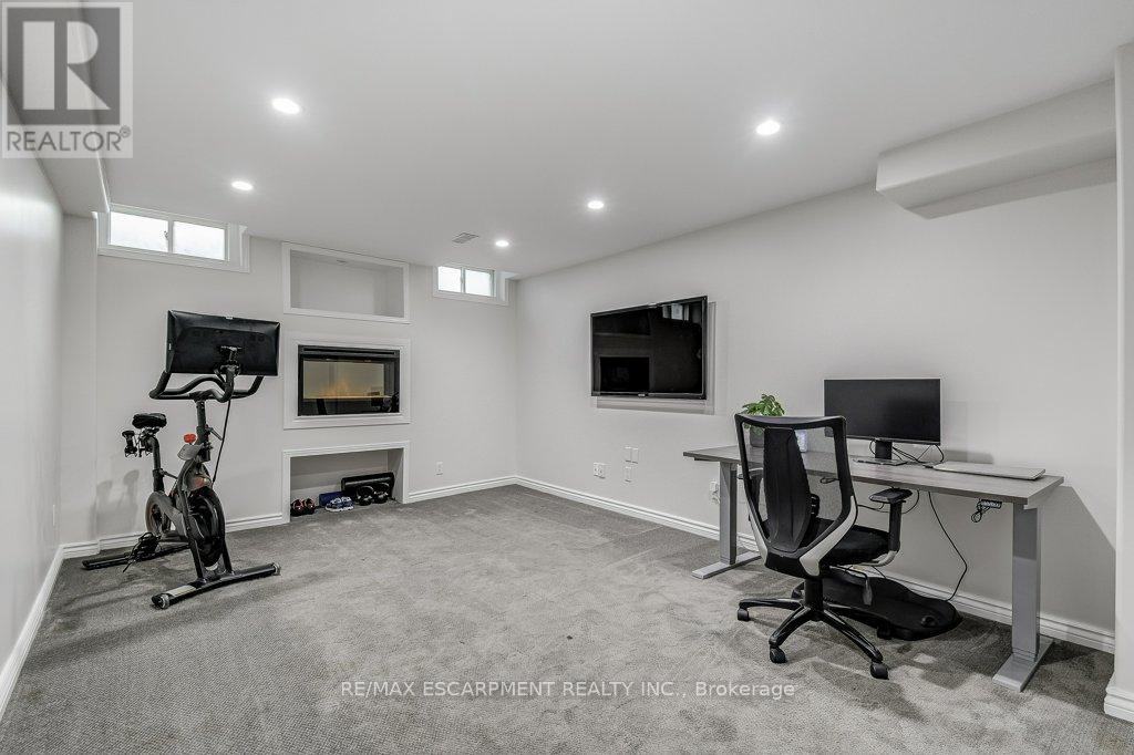 Photo 22 of 45 Cathedral Street, Hamilton ON