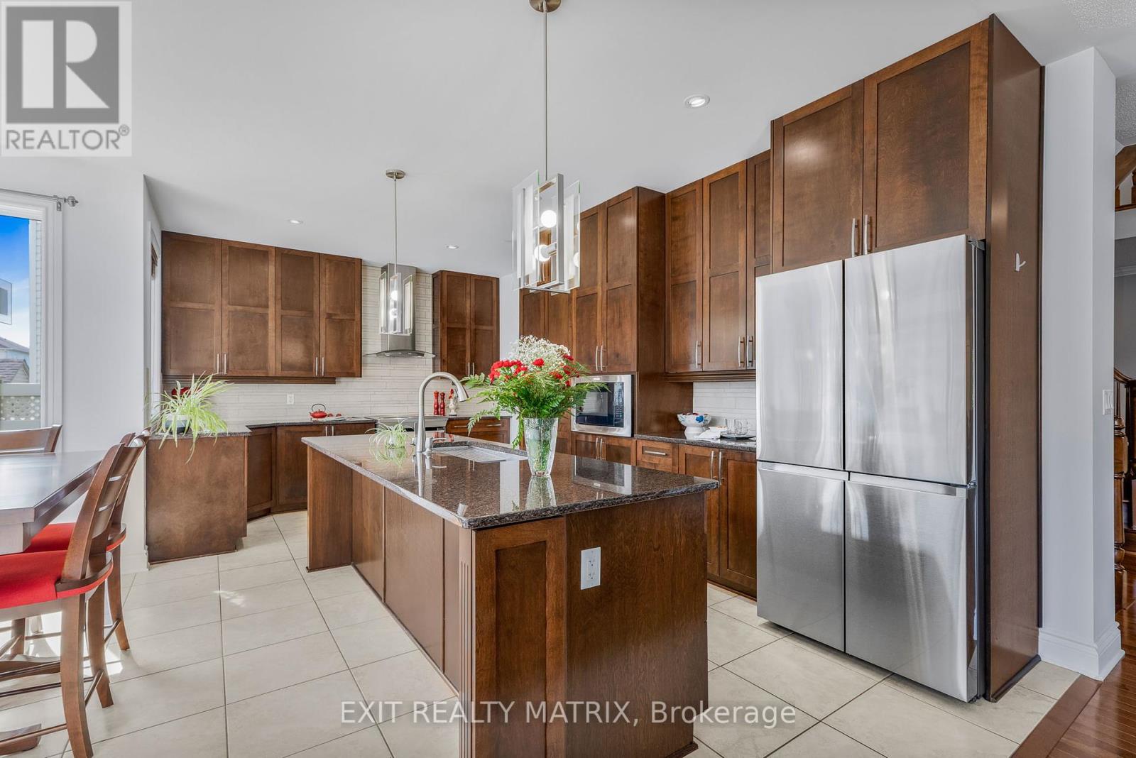 Photo 1 of 352 Oakcrest Way, Ottawa ON