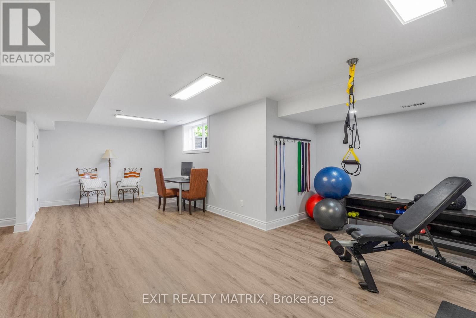 Photo 30 of 352 Oakcrest Way, Ottawa ON