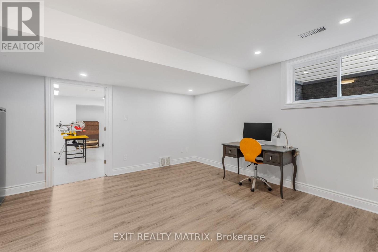 Photo 7 of 352 Oakcrest Way, Ottawa ON