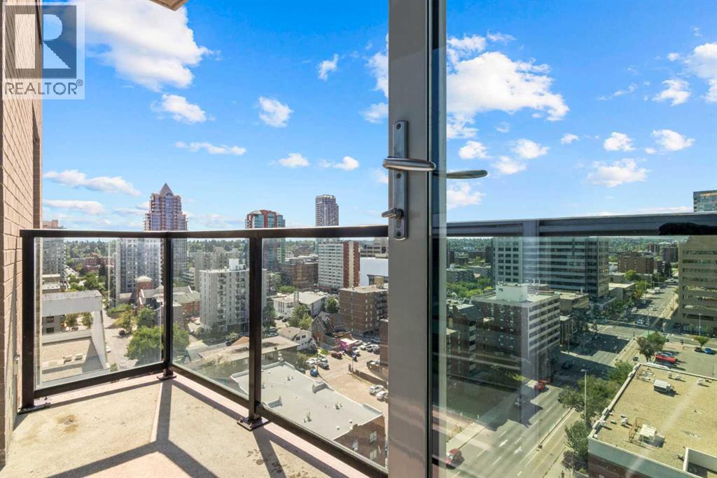 Photo 6 of 1304 788 12 Avenue Sw, Calgary AB