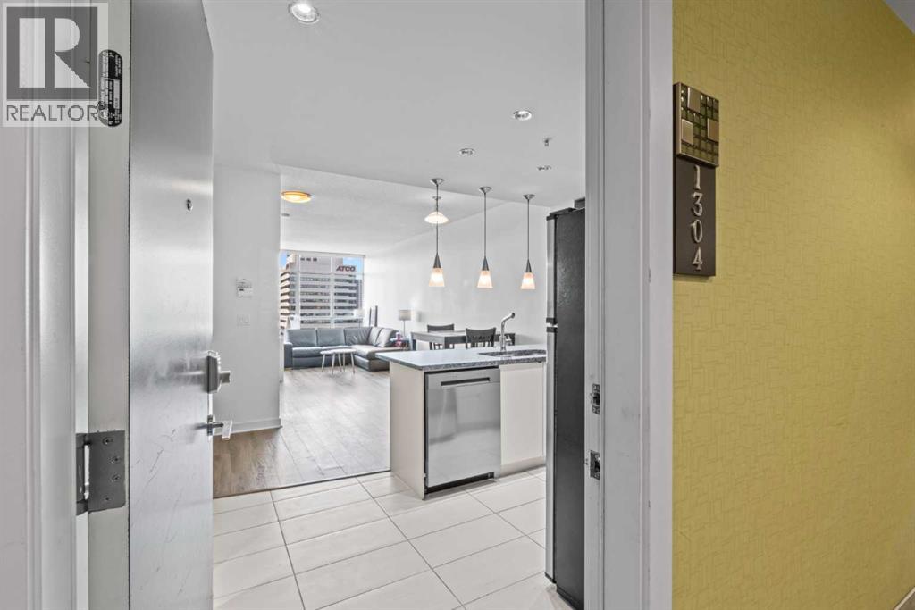Photo 10 of 1304 788 12 Avenue Sw, Calgary AB