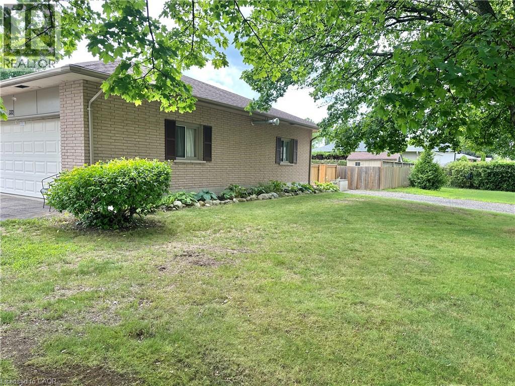 Photo 2 of 332 Spydell Street N, Delhi ON