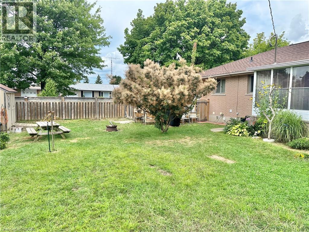 Photo 38 of 332 Spydell Street N, Delhi ON