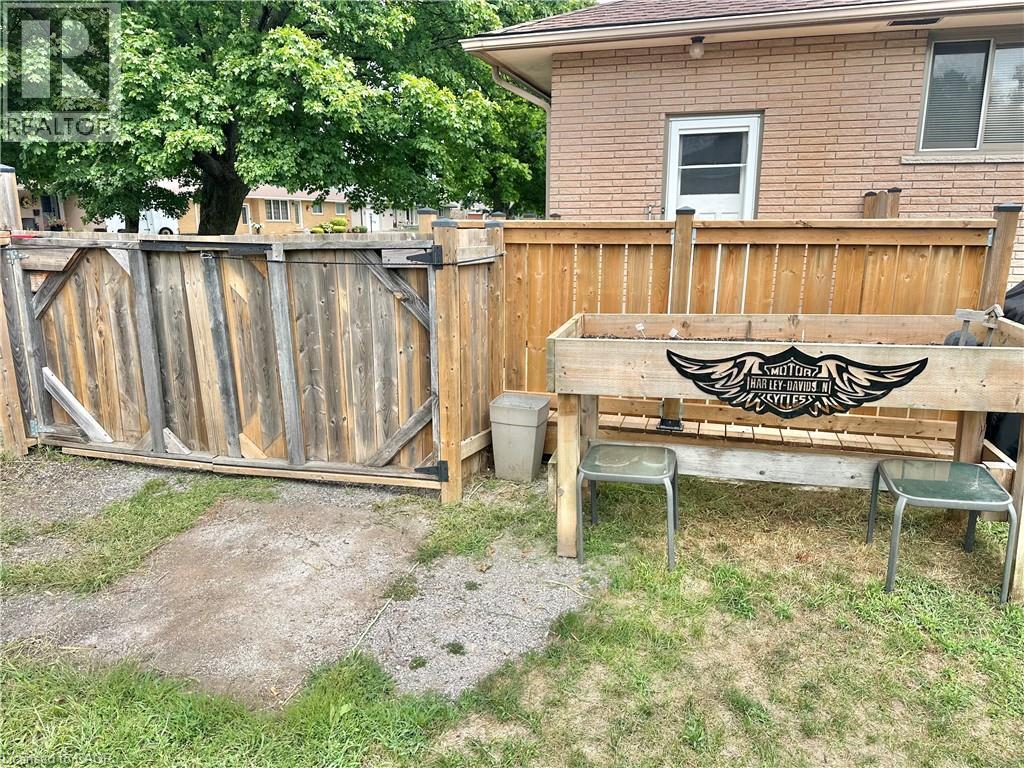 Photo 39 of 332 Spydell Street N, Delhi ON