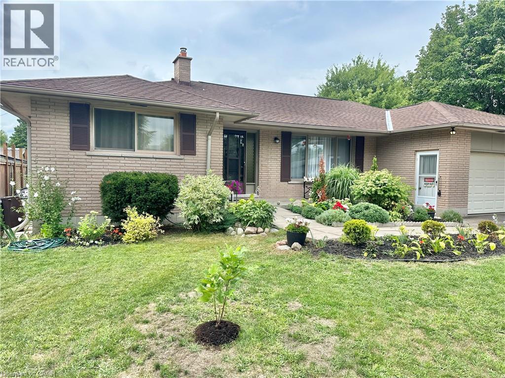 Photo 42 of 332 Spydell Street N, Delhi ON