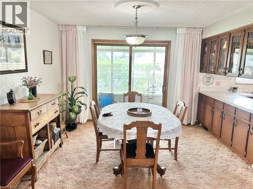 Photo 8 of 332 Spydell Street N, Delhi ON