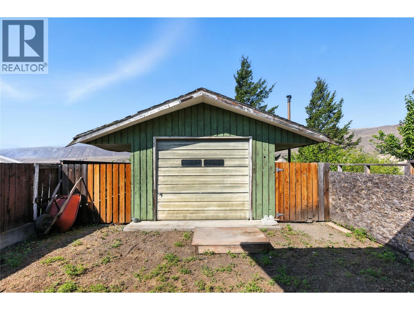 Photo 33 of 242 Cliff Crescent, Ashcroft BC