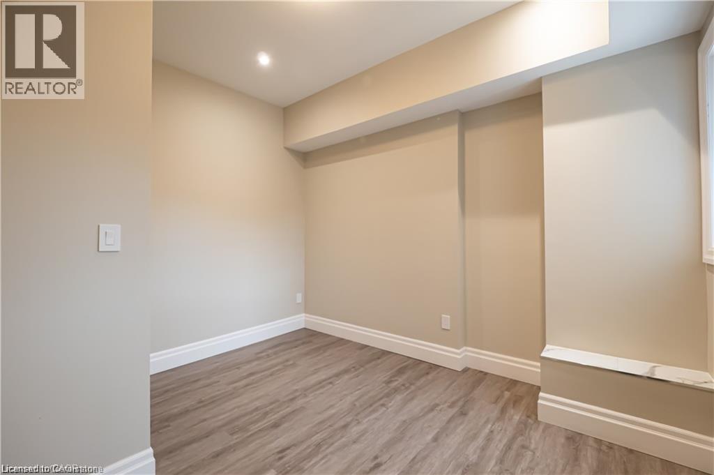 Photo 2 of 145 Wellington Street N Unit 1, Hamilton ON