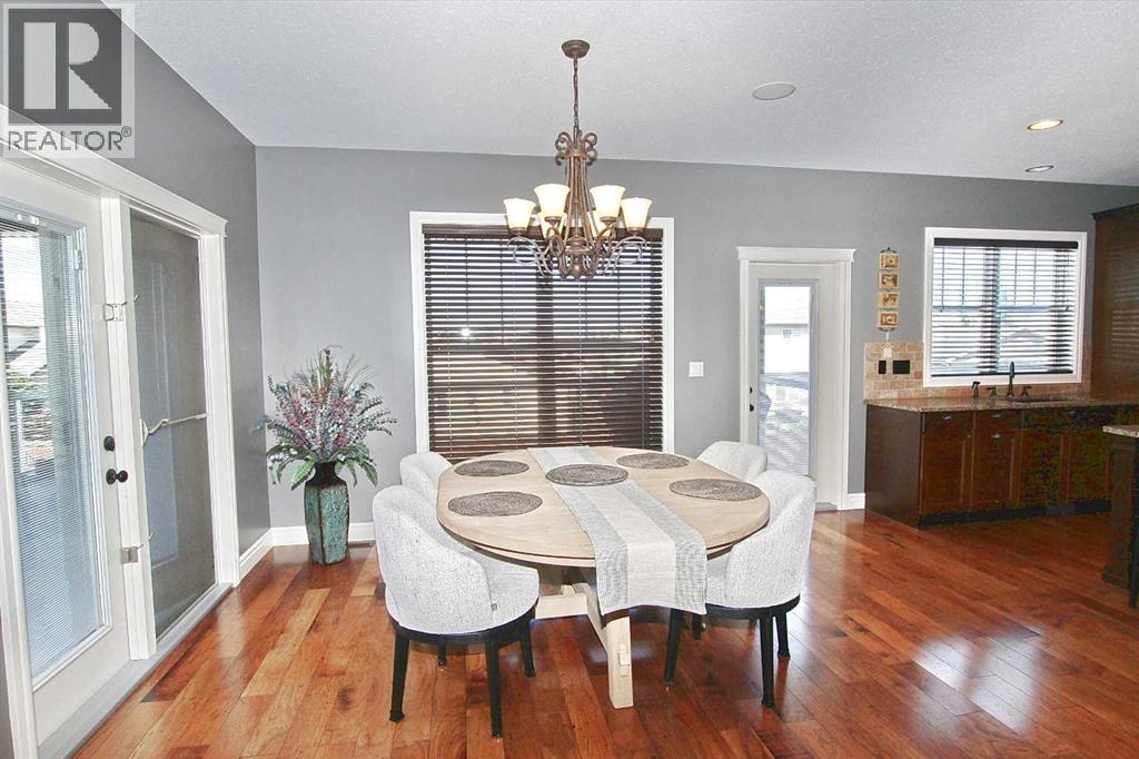 Photo 3 of 6 Laurel Close, Sylvan Lake AB