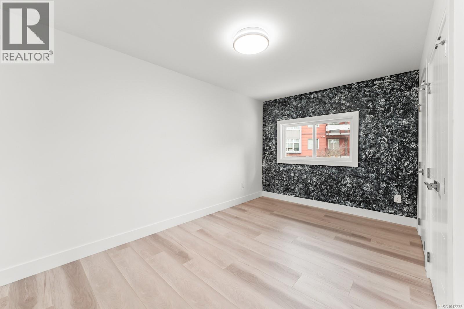 Photo 19 of 4037 Lakehill Pl, Saanich BC