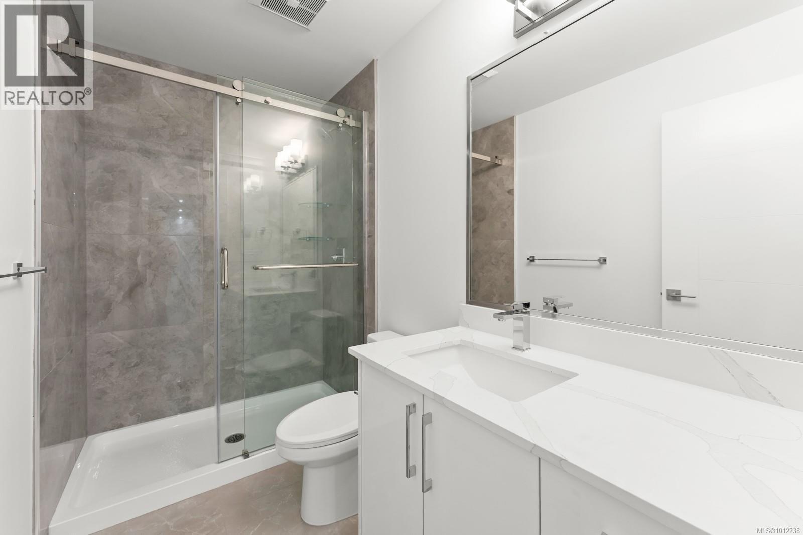 Photo 21 of 4037 Lakehill Pl, Saanich BC