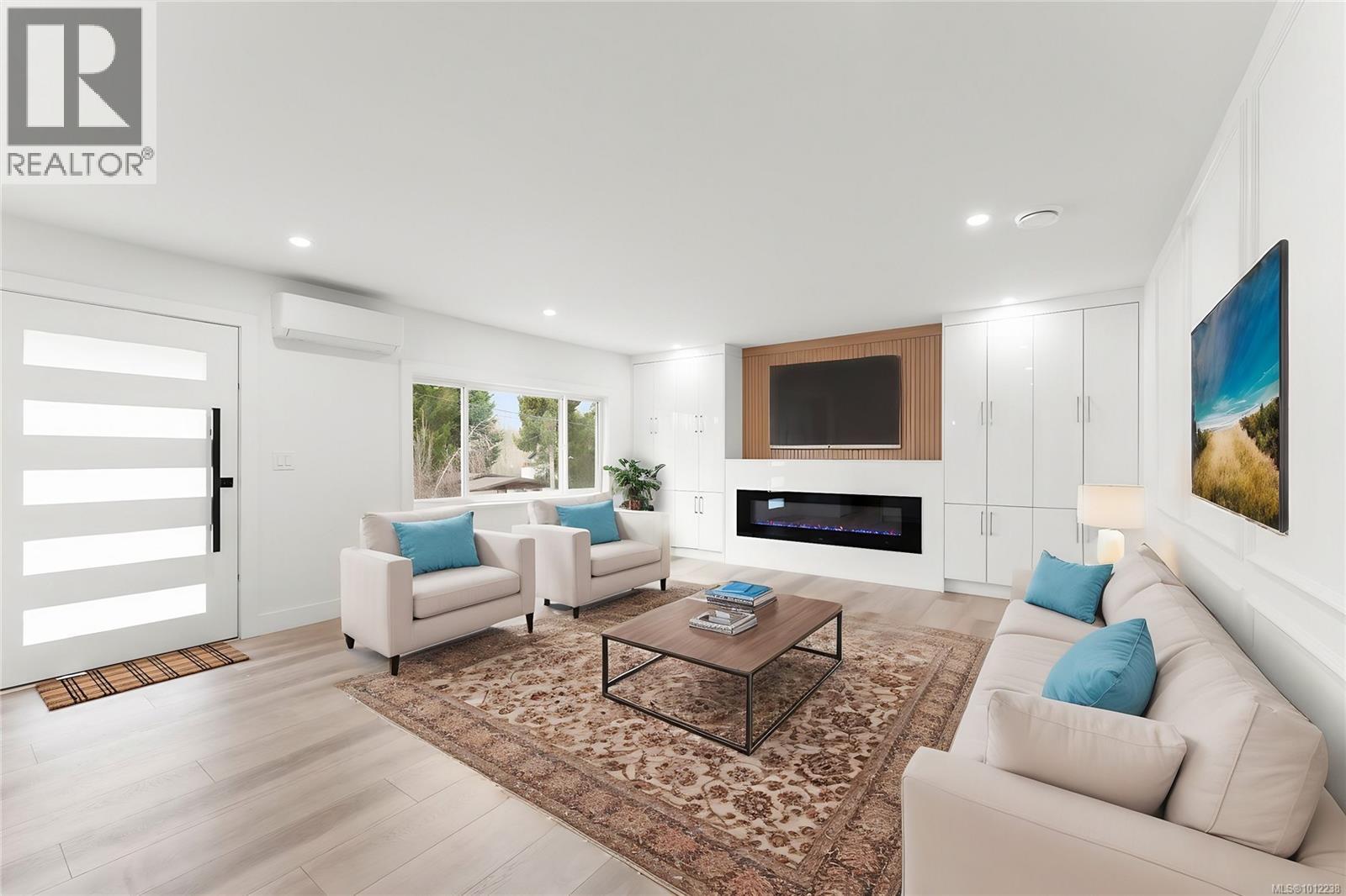 Photo 8 of 4037 Lakehill Pl, Saanich BC