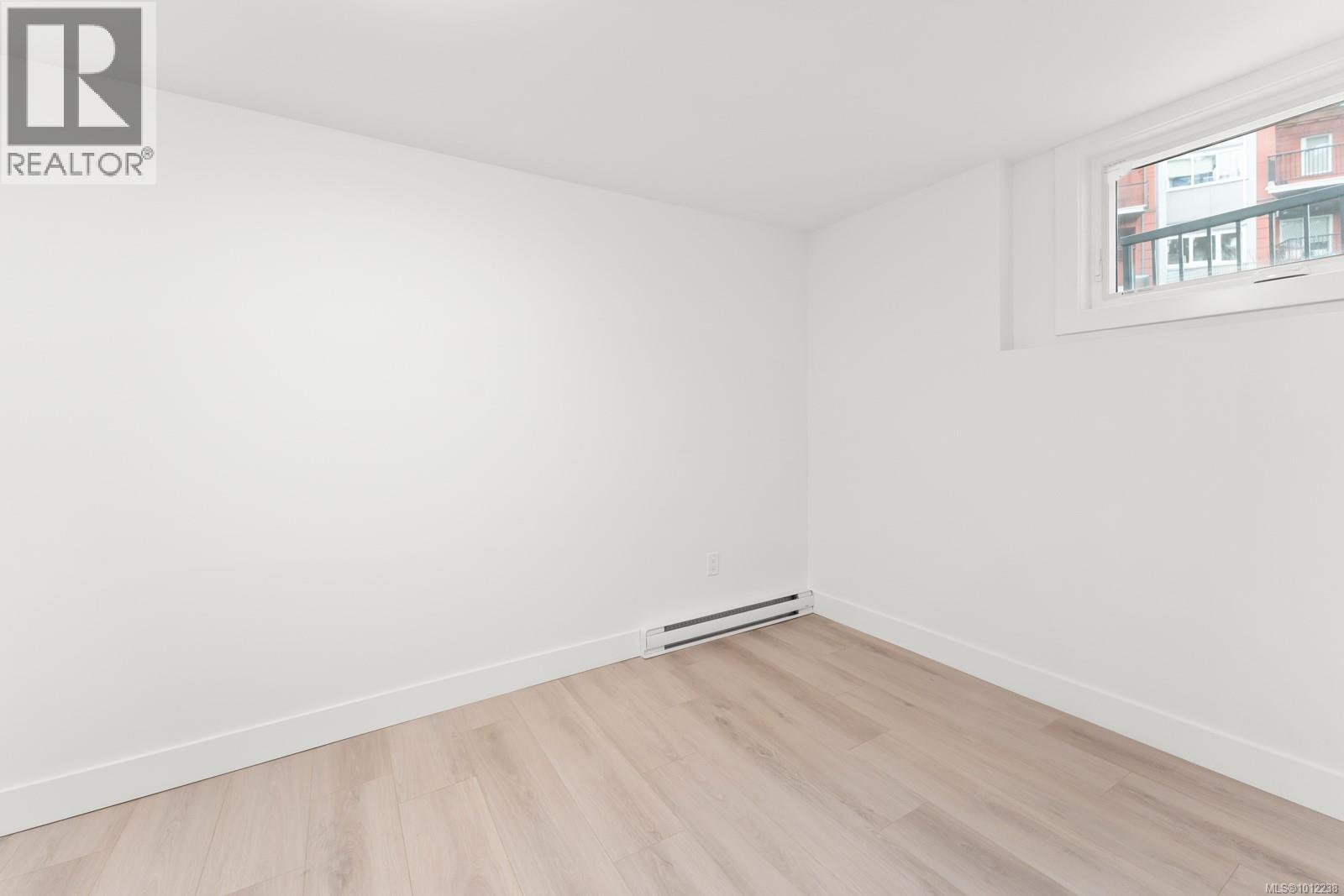 Photo 34 of 4037 Lakehill Pl, Saanich BC