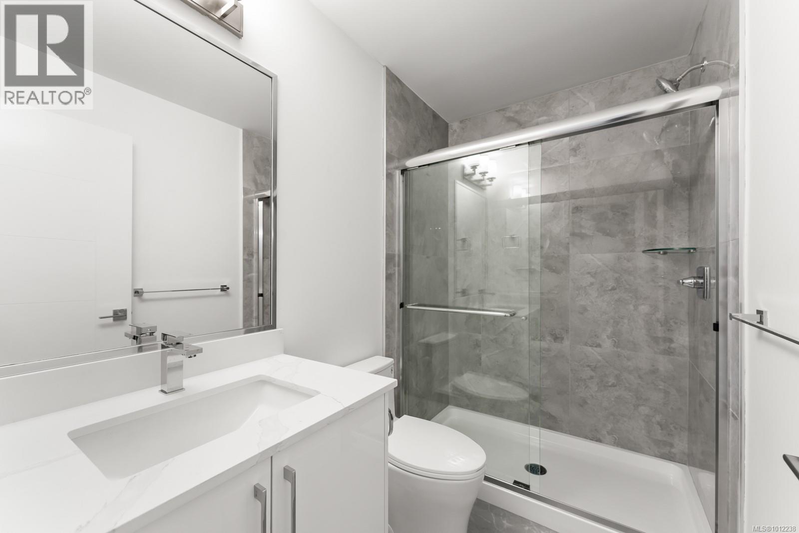 Photo 36 of 4037 Lakehill Pl, Saanich BC