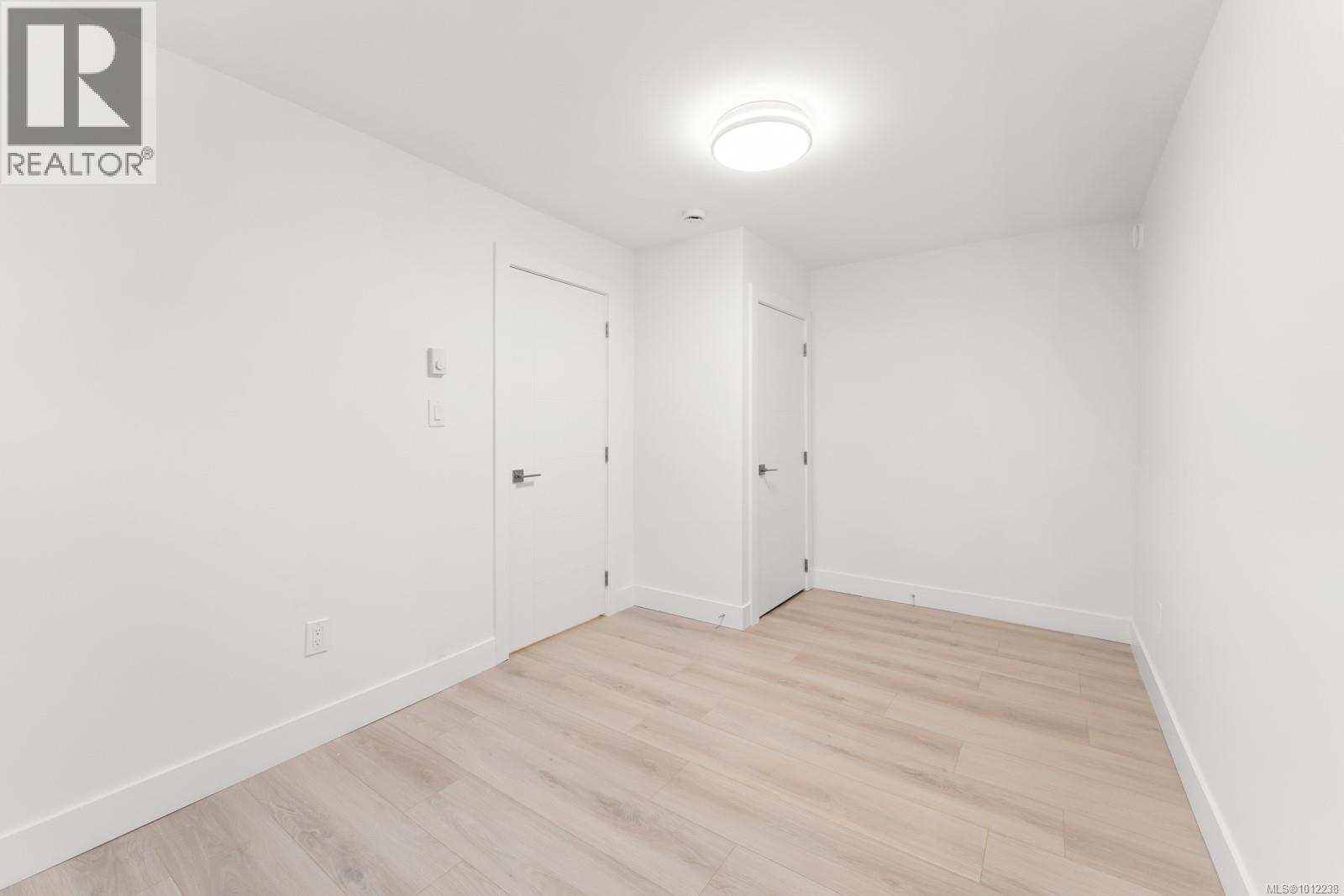 Photo 35 of 4037 Lakehill Pl, Saanich BC