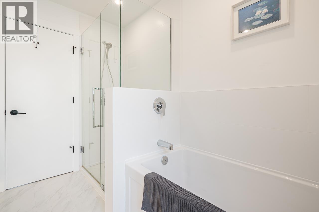 Photo 3 of 108 3529 Baycrest Avenue, Coquitlam BC