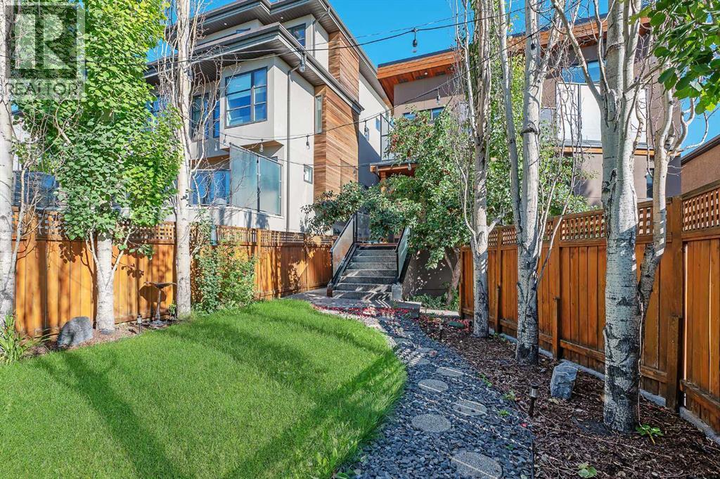 Photo 12 of 2011 29 Avenue Sw, Calgary AB