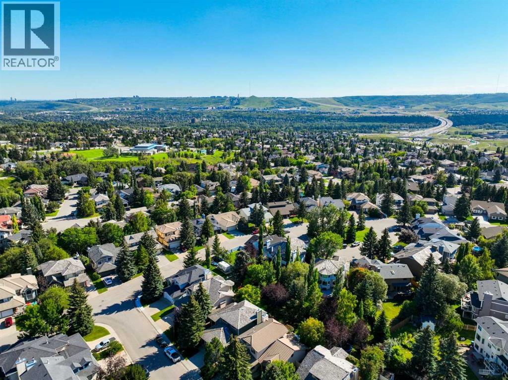 Photo 10 of 31 Scenic Park Crescent Nw, Calgary AB